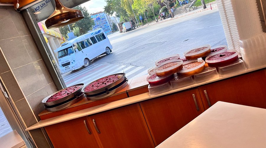 Afyonkarahisar'da Lezzet Dolu Bir Yolculuk: Tadı Damakta Kalan Duraklar ve Yöresel Lezzetler