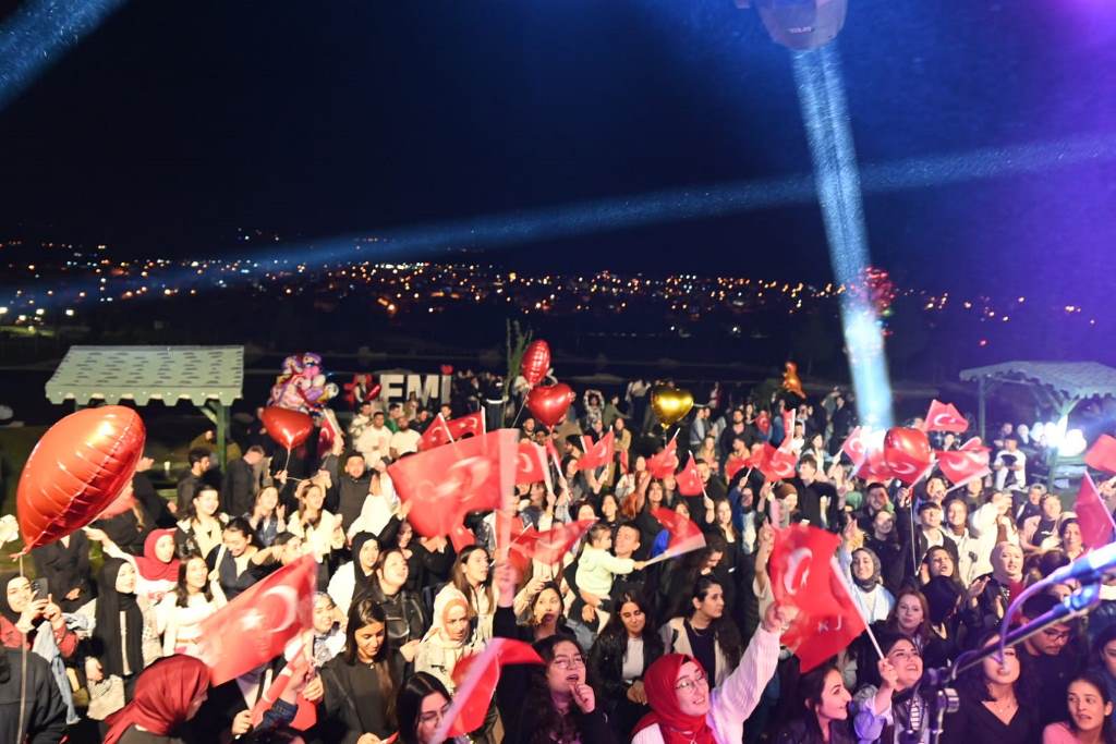 19 MAYIS GENÇLİK FESTİVALİ EMİRDAĞ’DA COŞKU DOLU ANLARA SAHNE OLDU