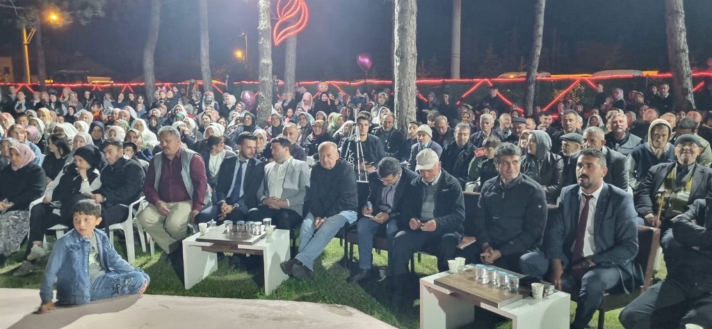DÜZAĞAÇ’TA 19 MAYIS COŞKUSU DOLU DOLU KUTLANDI