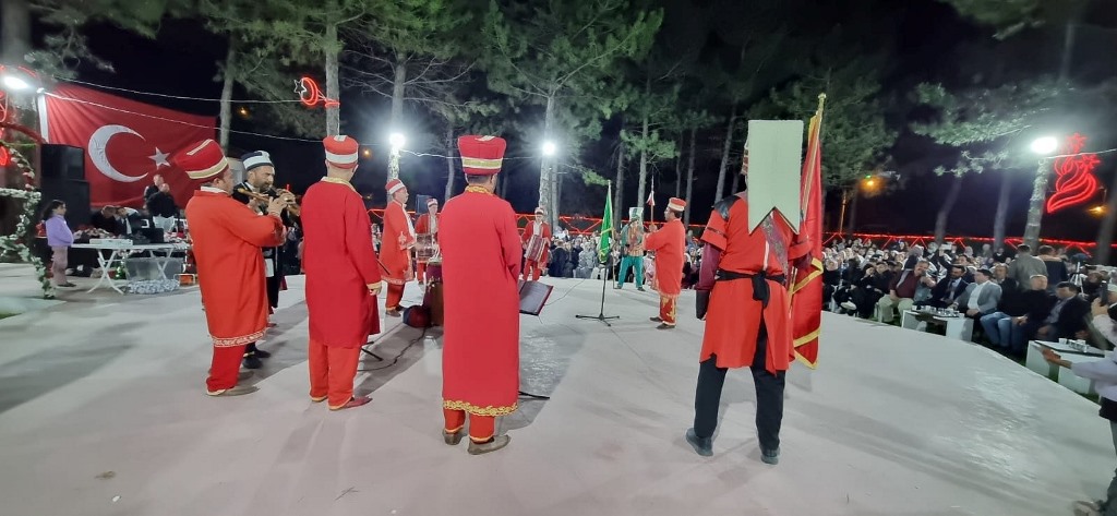 DÜZAĞAÇ’TA 19 MAYIS COŞKUSU DOLU DOLU KUTLANDI