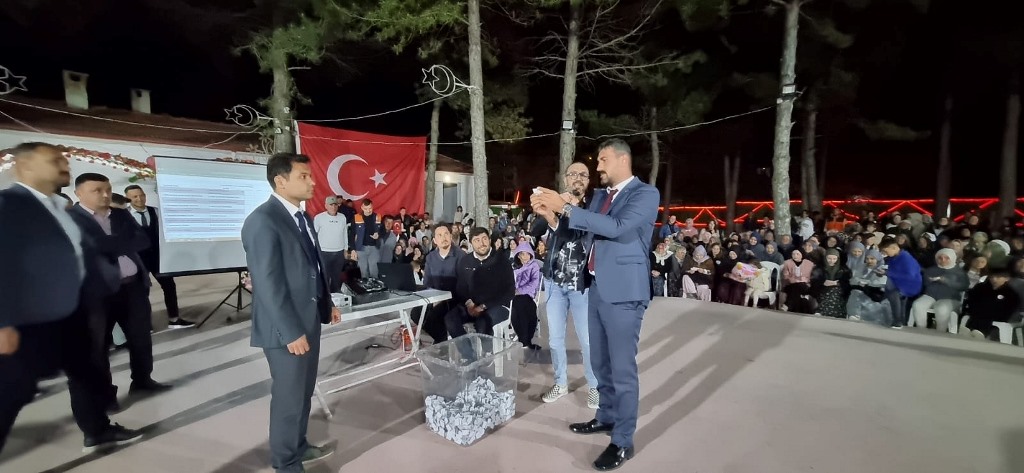 DÜZAĞAÇ’TA 19 MAYIS COŞKUSU DOLU DOLU KUTLANDI
