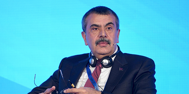YUSUF TEKİN: EĞİTİMCİLER ELİNİ TAŞIN ALTINA KOYMALI