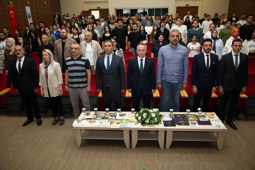 AKÜ’DE “YEŞİL YAKALILARLA SÖYLEŞİLER” ETKİNLİĞİ DÜZENLENDİ