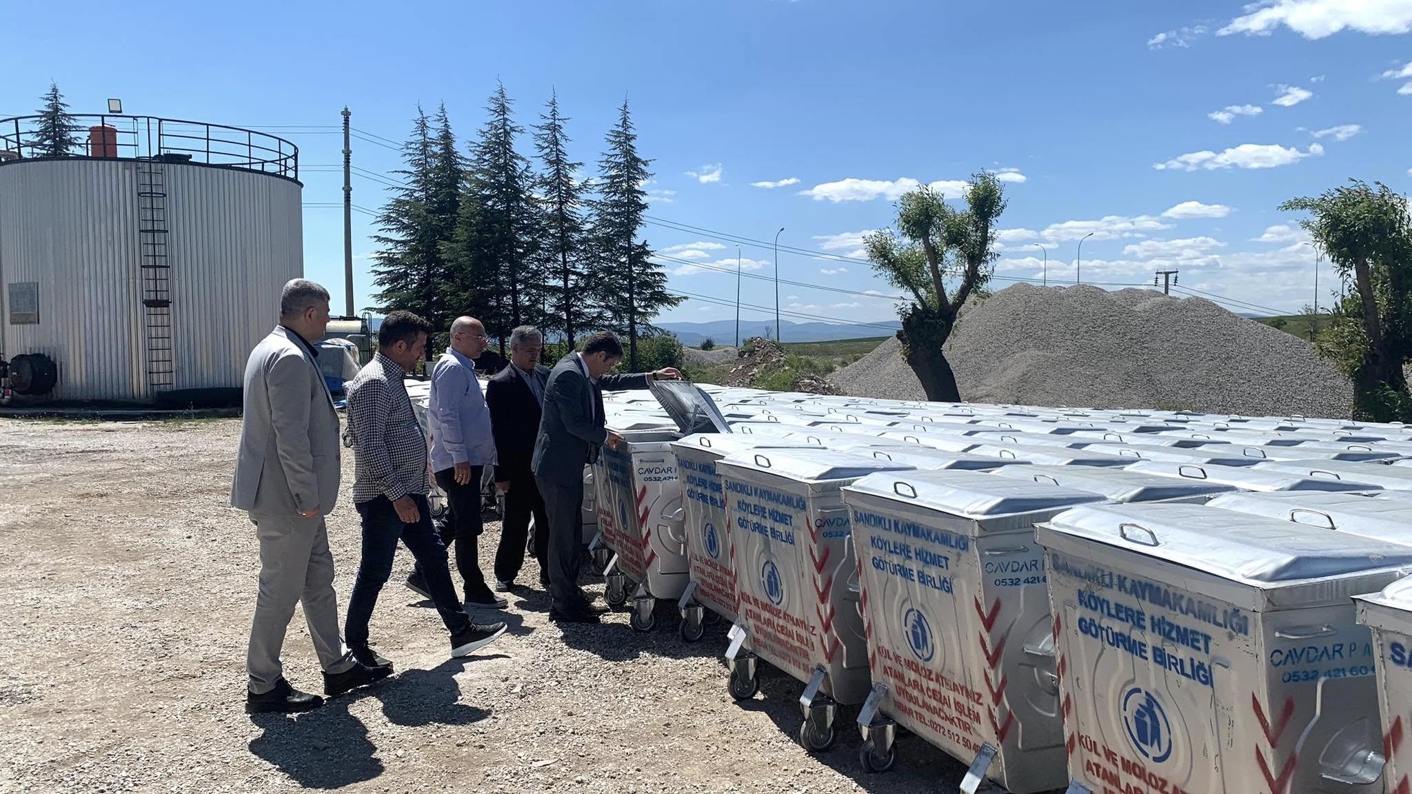 Sandıklı'da Köylere Çöp Konteyneri Desteği