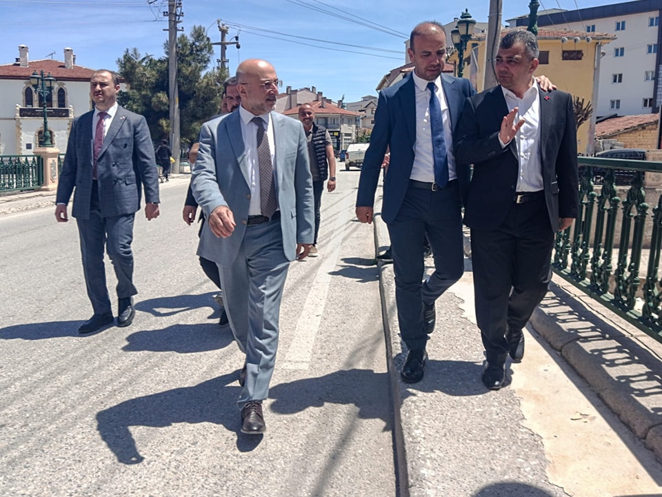 AK Parti Emirdağ'da Esnaf Ziyareti ve İstişare Toplantısı Gerçekleştirdi