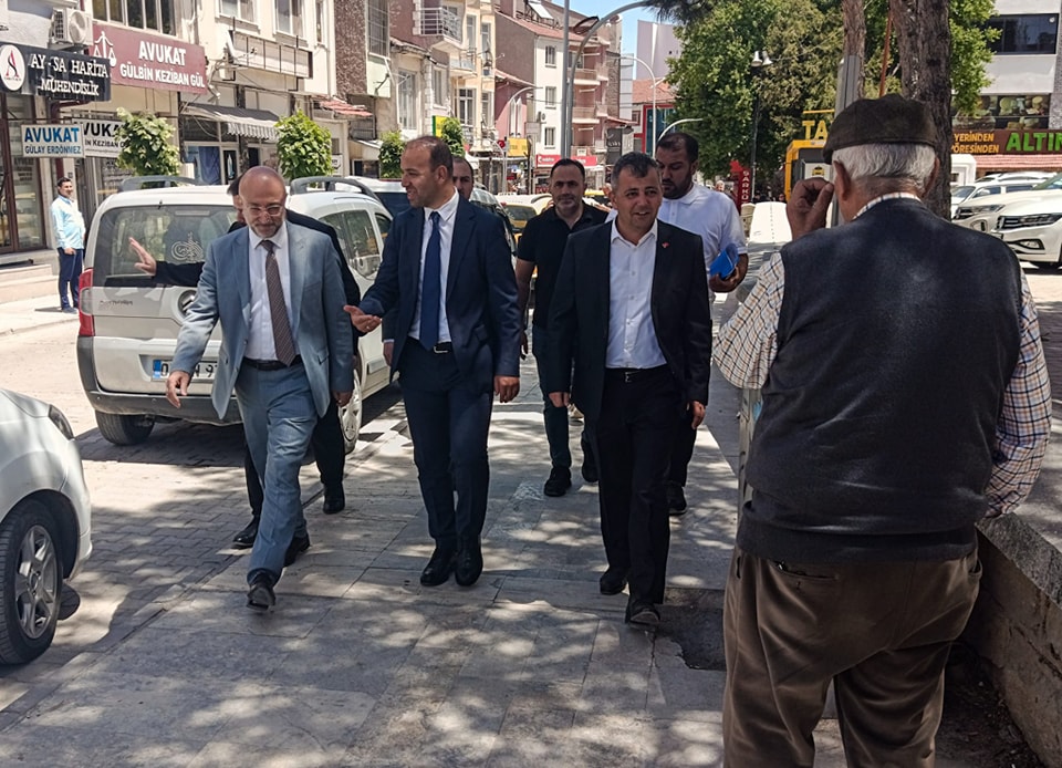 AK Parti Emirdağ'da Esnaf Ziyareti ve İstişare Toplantısı Gerçekleştirdi