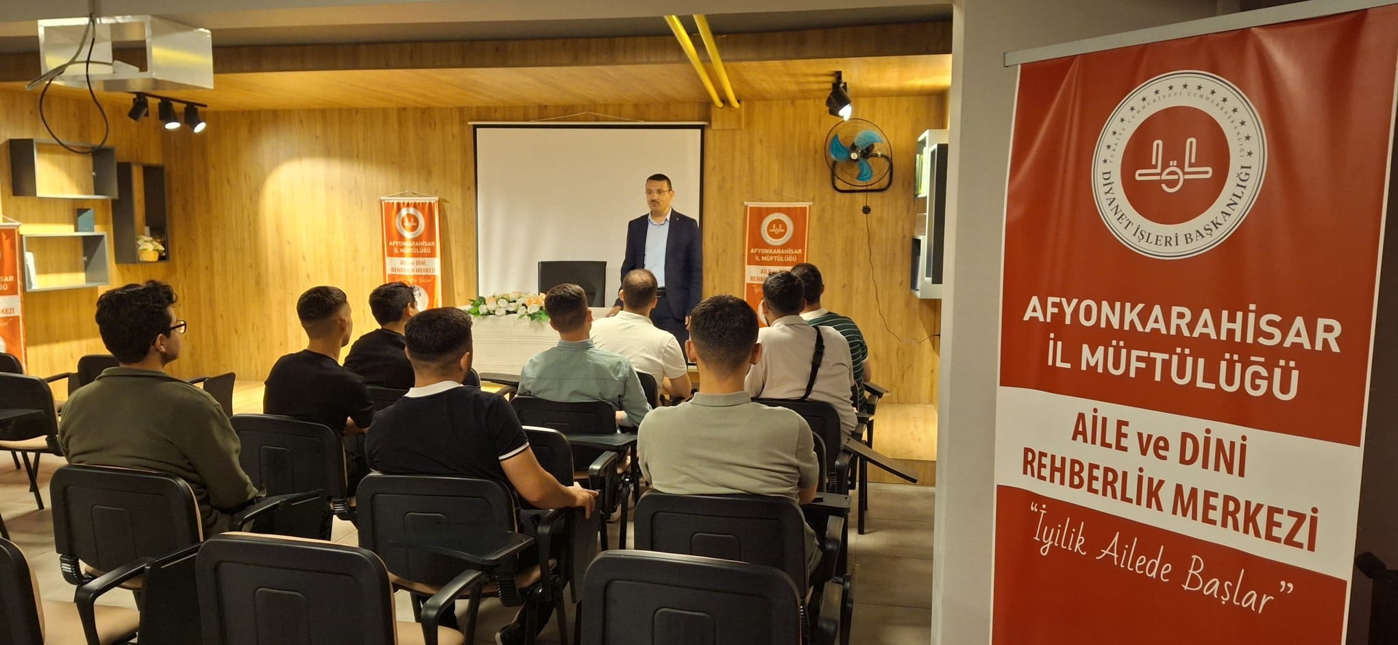 Afyonkarahisar'da "Baba Okulu" Seminerleri Devam Ediyor