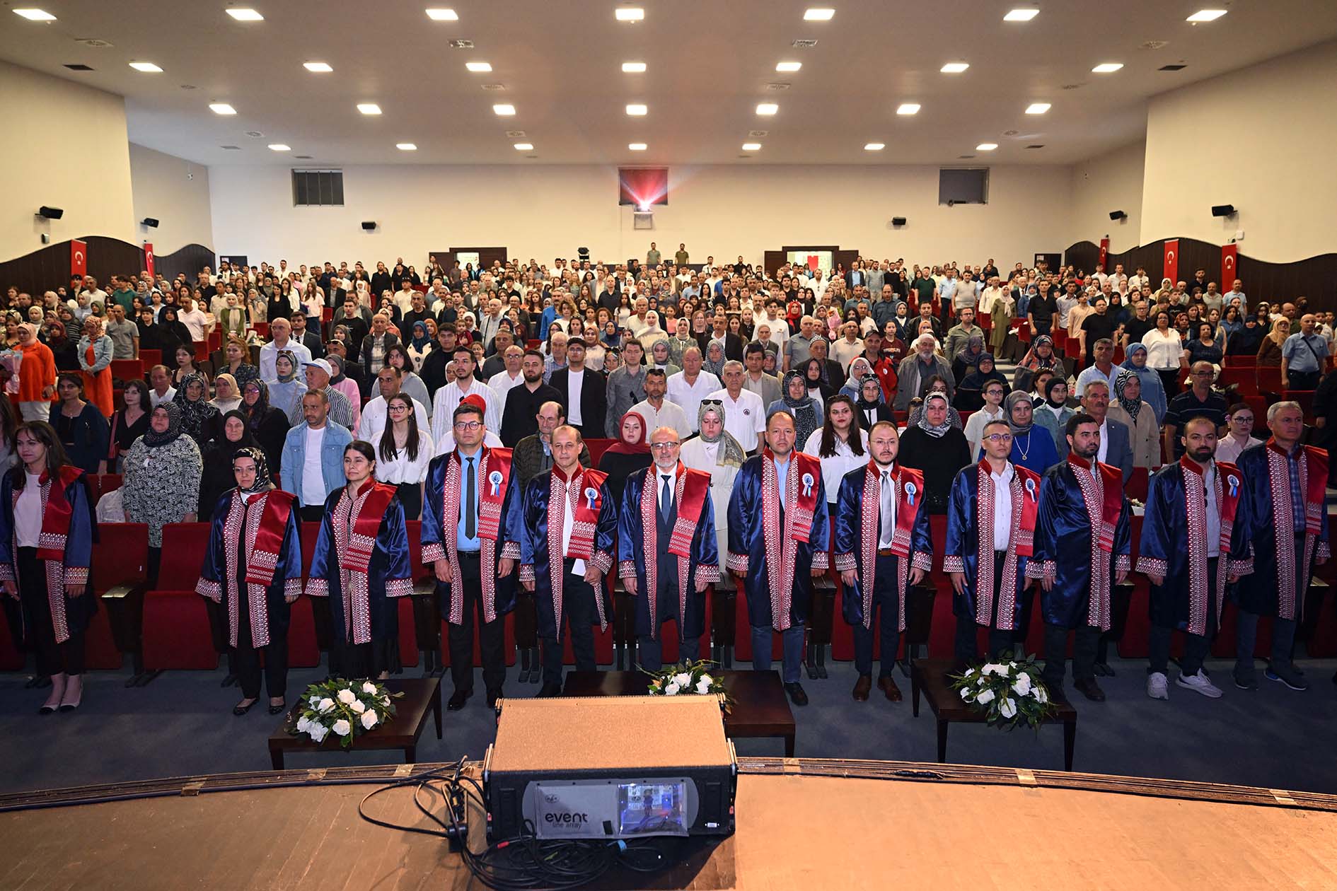 GELECEĞİN ÖĞRETMENLERİ MEZUN OLDU