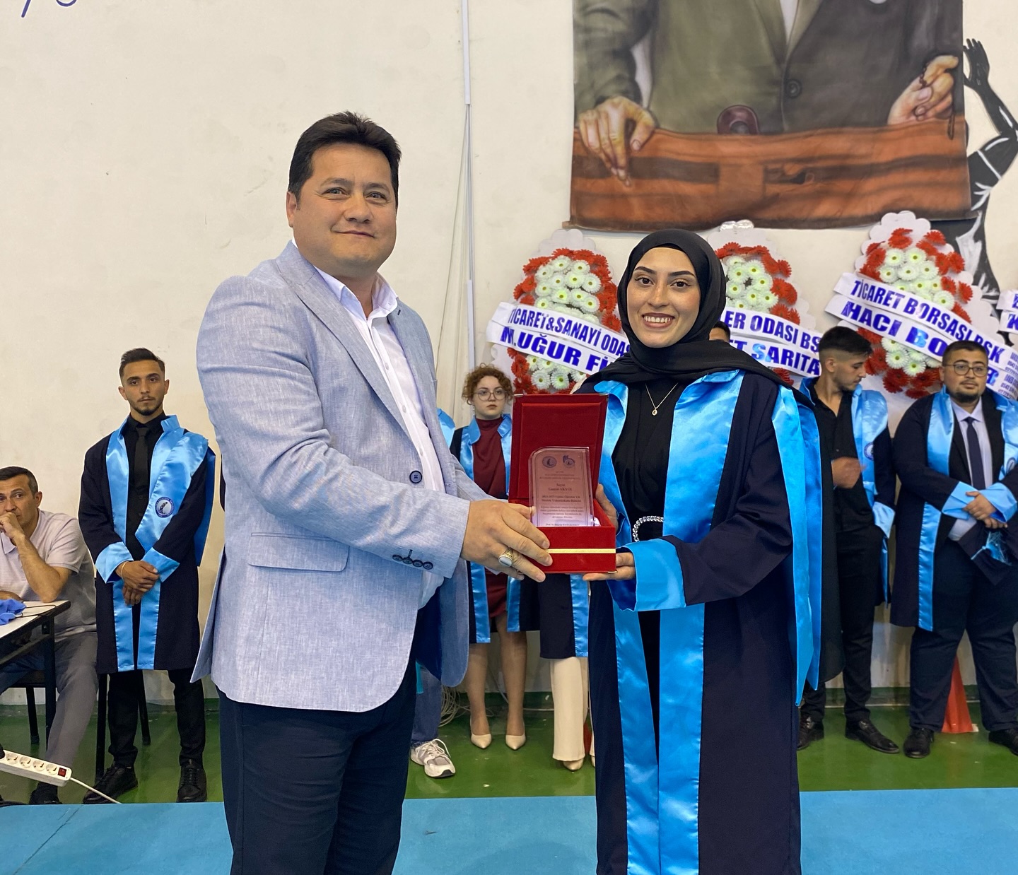 Bolvadin Meslek Yüksekokulu Mezuniyet Coşkusu Yaşadı
