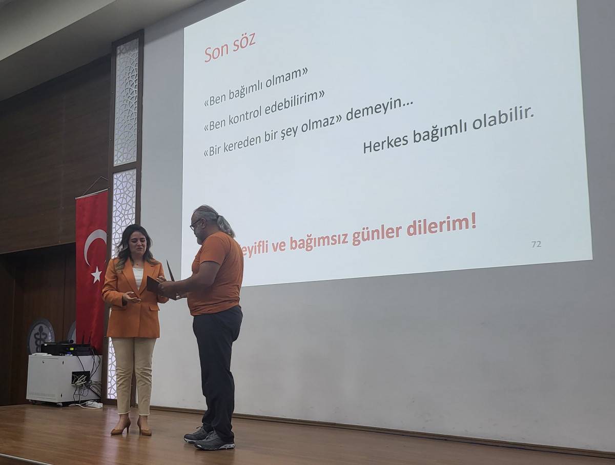 Akademisyenler Uyardı: Bağımlılık Yapan Maddelerin Zehirli Yüzü Mercek Altında