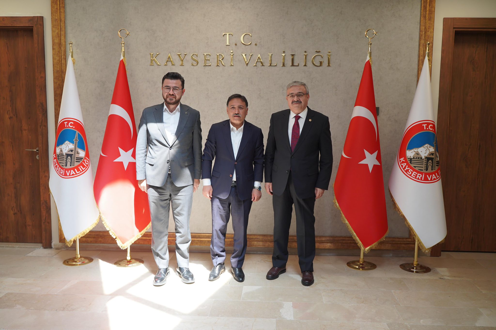 Milletvekili Yurdunuseven’den Vali Gökmen Çiçek’e Ziyaret