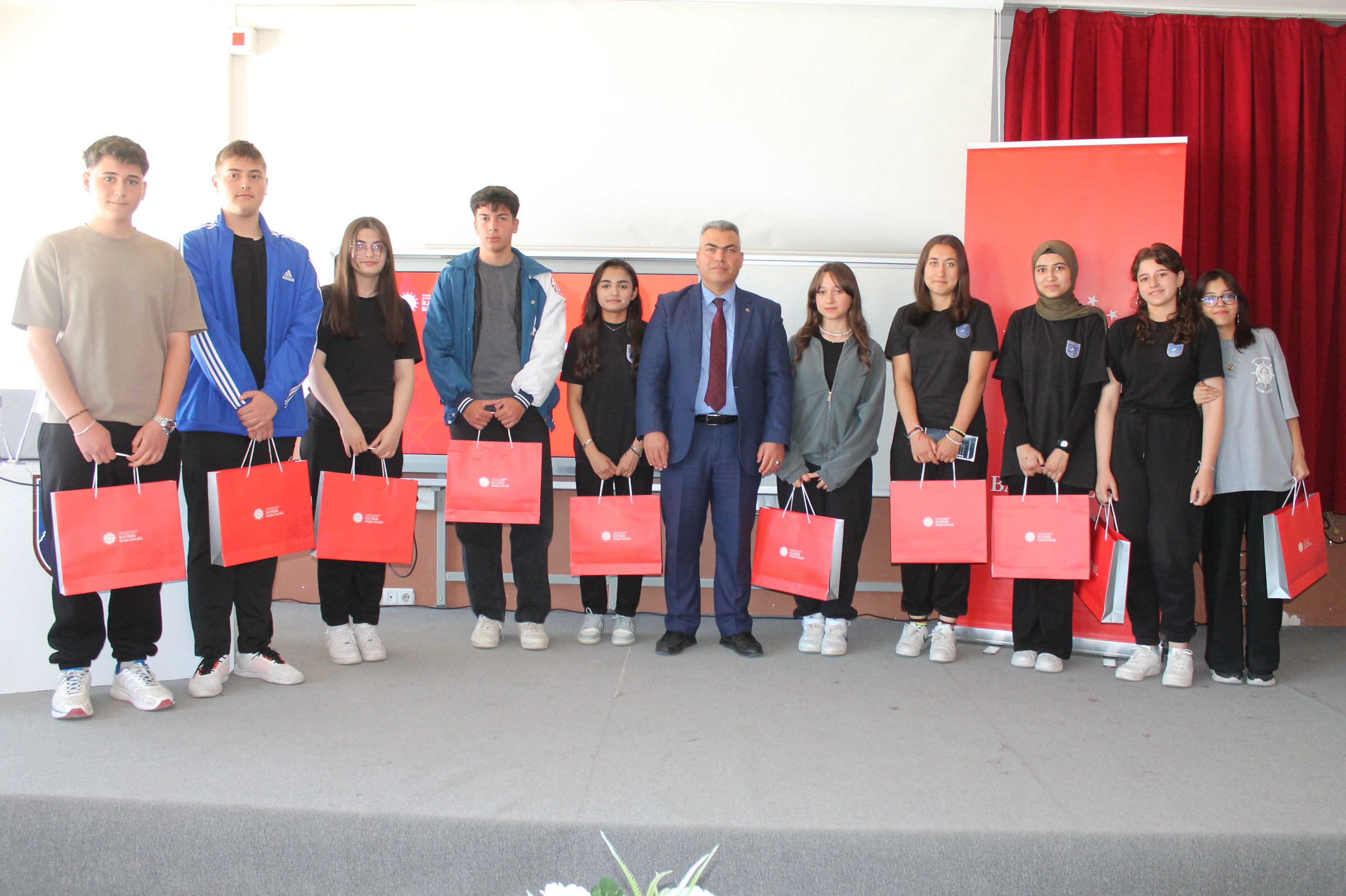 Afyonkarahisar'da Gençler Dezenformasyona Karşı Bilinçleniyor 