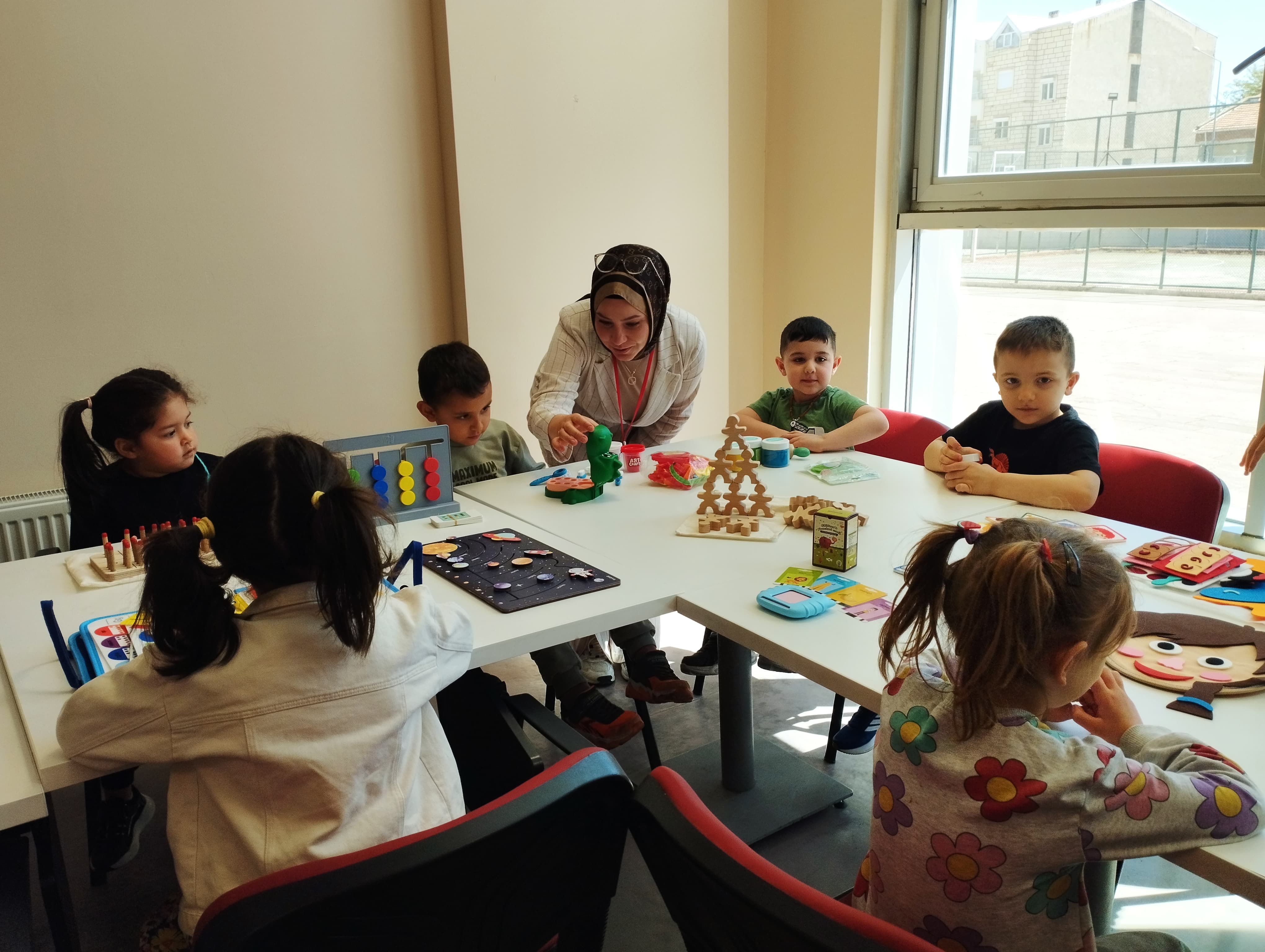 Sandıklı'da Miniklere Oyunla Öğrenme Desteği