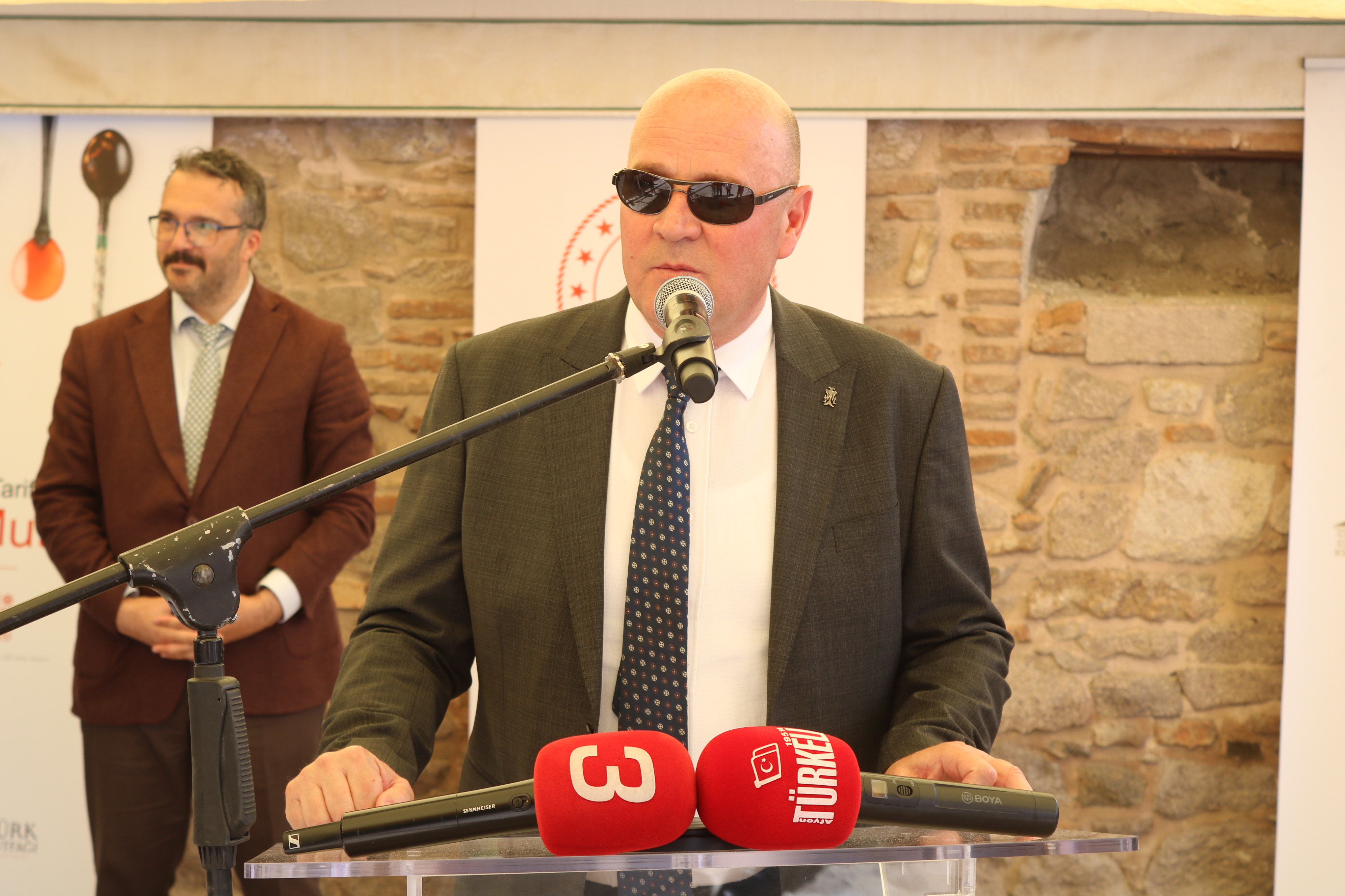 “Bizim mutfağımızda önce insan pişer”