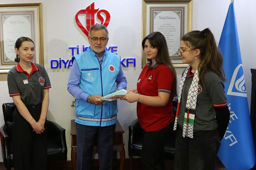ÖĞRENCİLERDEN TDV ARACILIĞIYLA GAZZE'YE GÖNÜL MEKTUPLARI