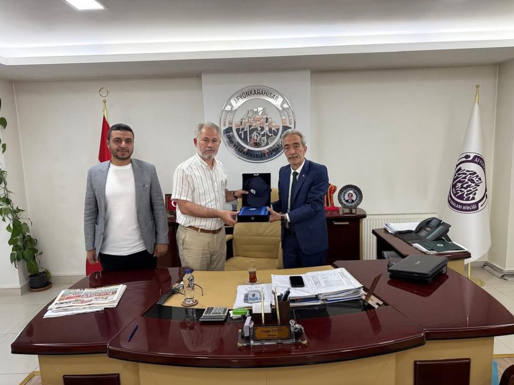 AKÜ’DEN ESNAF BİRLİĞİ’NE TEŞEKKÜR ZİYARETİ