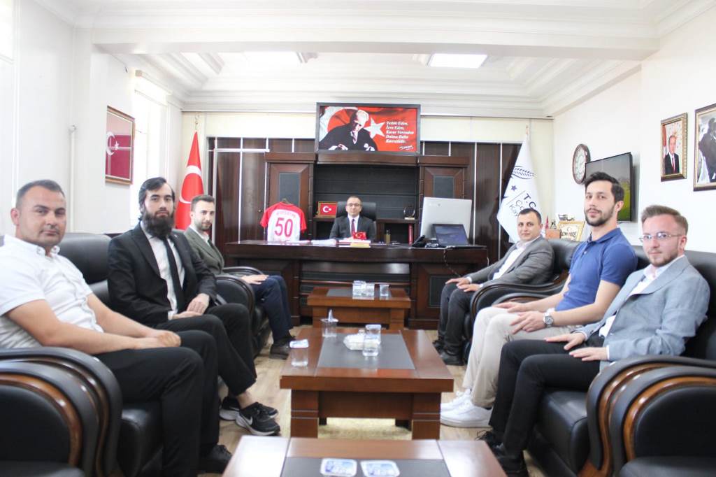 “GENÇLİĞİN ENERJİSİNİ SAHAYA YANSITIYORUZ”