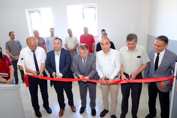 Dinar Yavuz Sultan Selim Anadolu Lisesi Resim Sergisi Açıldı