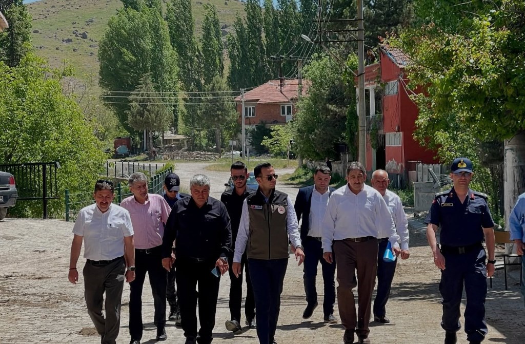 SİNANPAŞA’DA KÖYLER İÇİN HAREKETE GEÇİLDİ