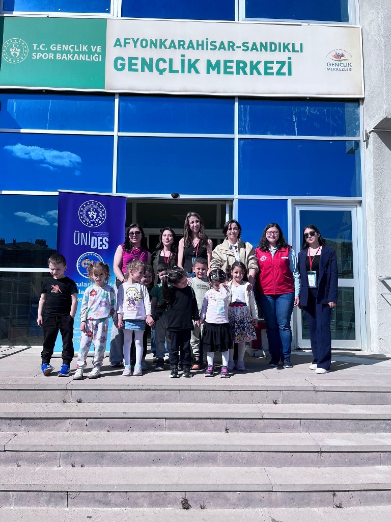SANDIKLI’DA MİNİK KALPLER OYUNLA GELİŞİYOR