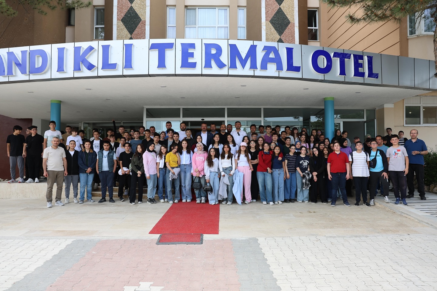 LGS DENEME SINAVI’NDA İLK 150’YE GİREN ÖĞRENCİLERE ÖDÜL