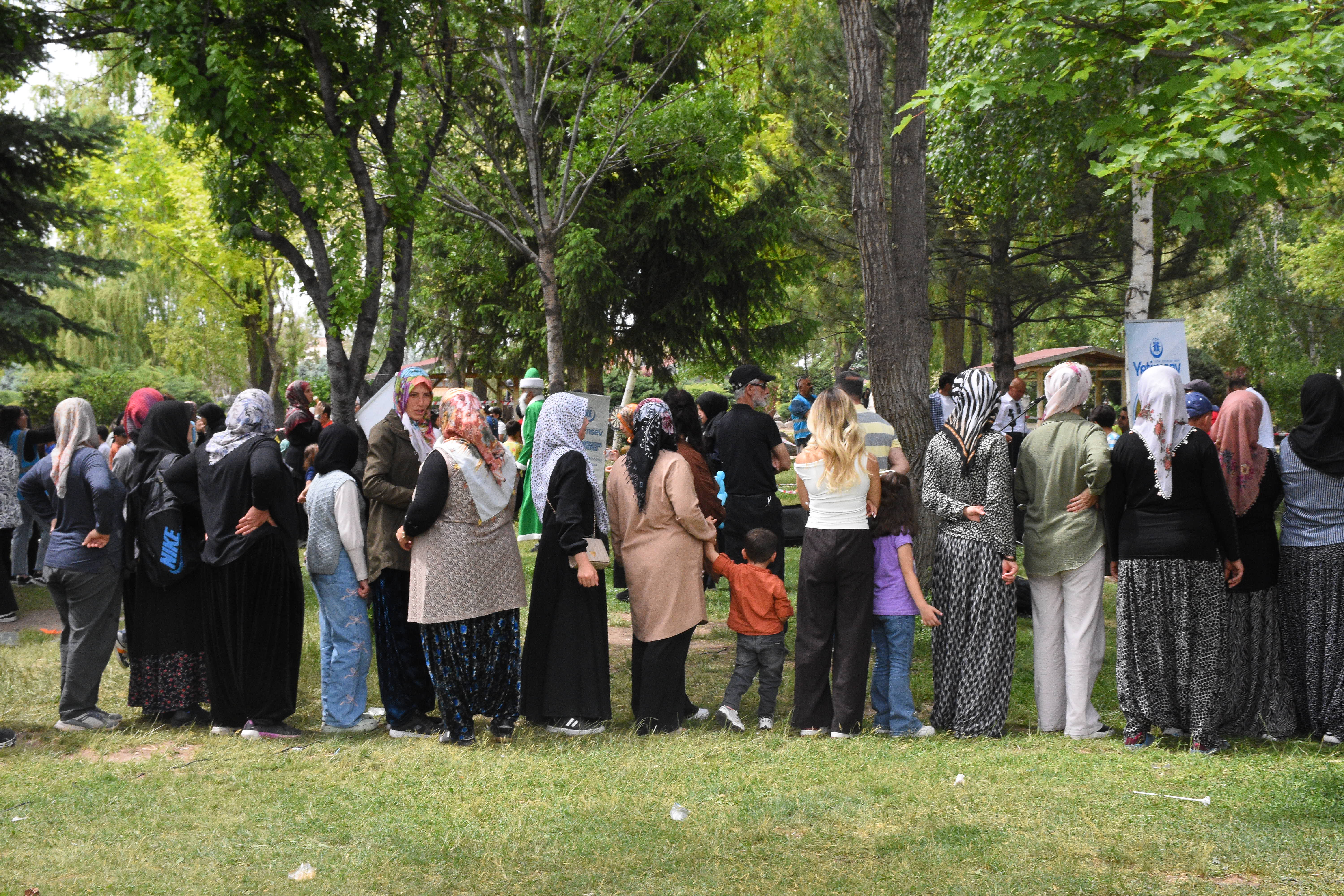 Afyonkarahisar'da YetimSev Vakfınca "2. Bahar Şenliği" düzenlendi