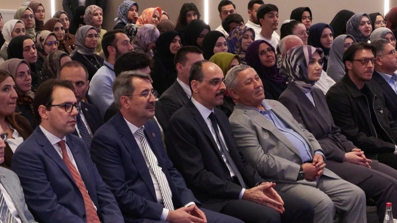 Vali Yiğitbaşı,"İbn Haldun Akademi"nin Kapanış Törenine Katıldı