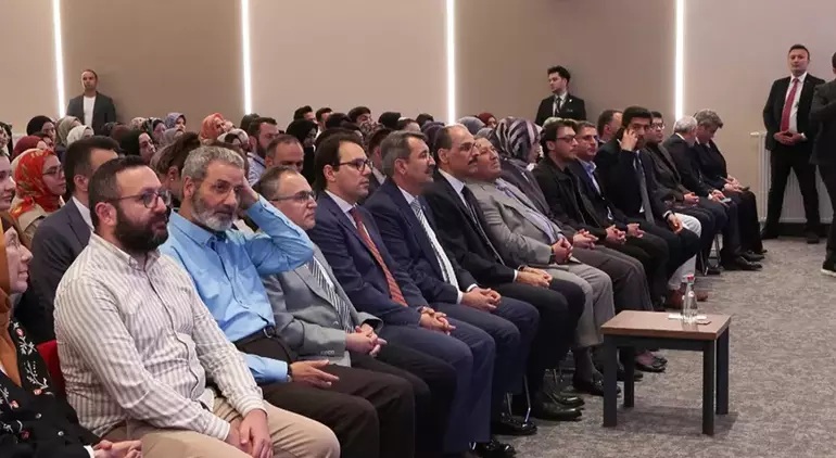 Vali Yiğitbaşı,"İbn Haldun Akademi"nin Kapanış Törenine Katıldı