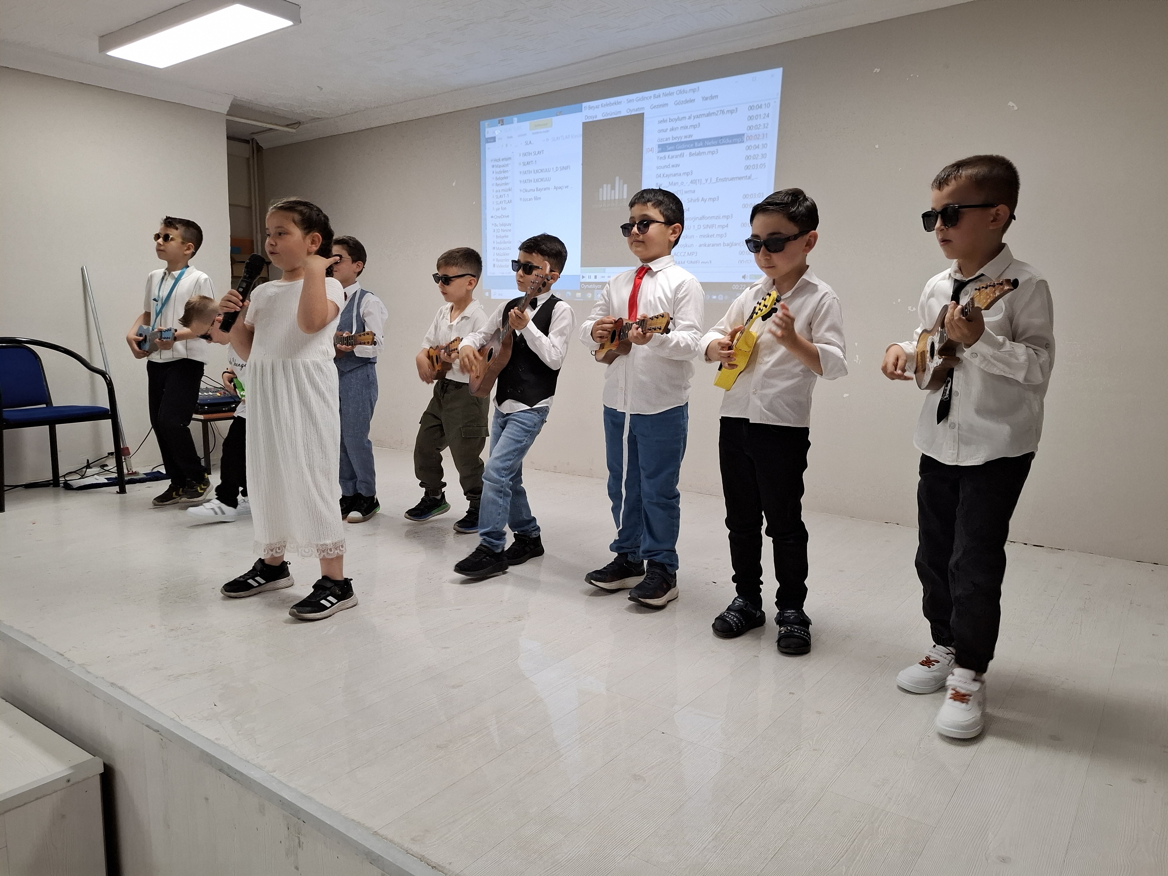 Minik Öğrencilerin Okuma Bayramı Sevinci Fatih İlkokulu'nda Coşkuyla Kutlandı