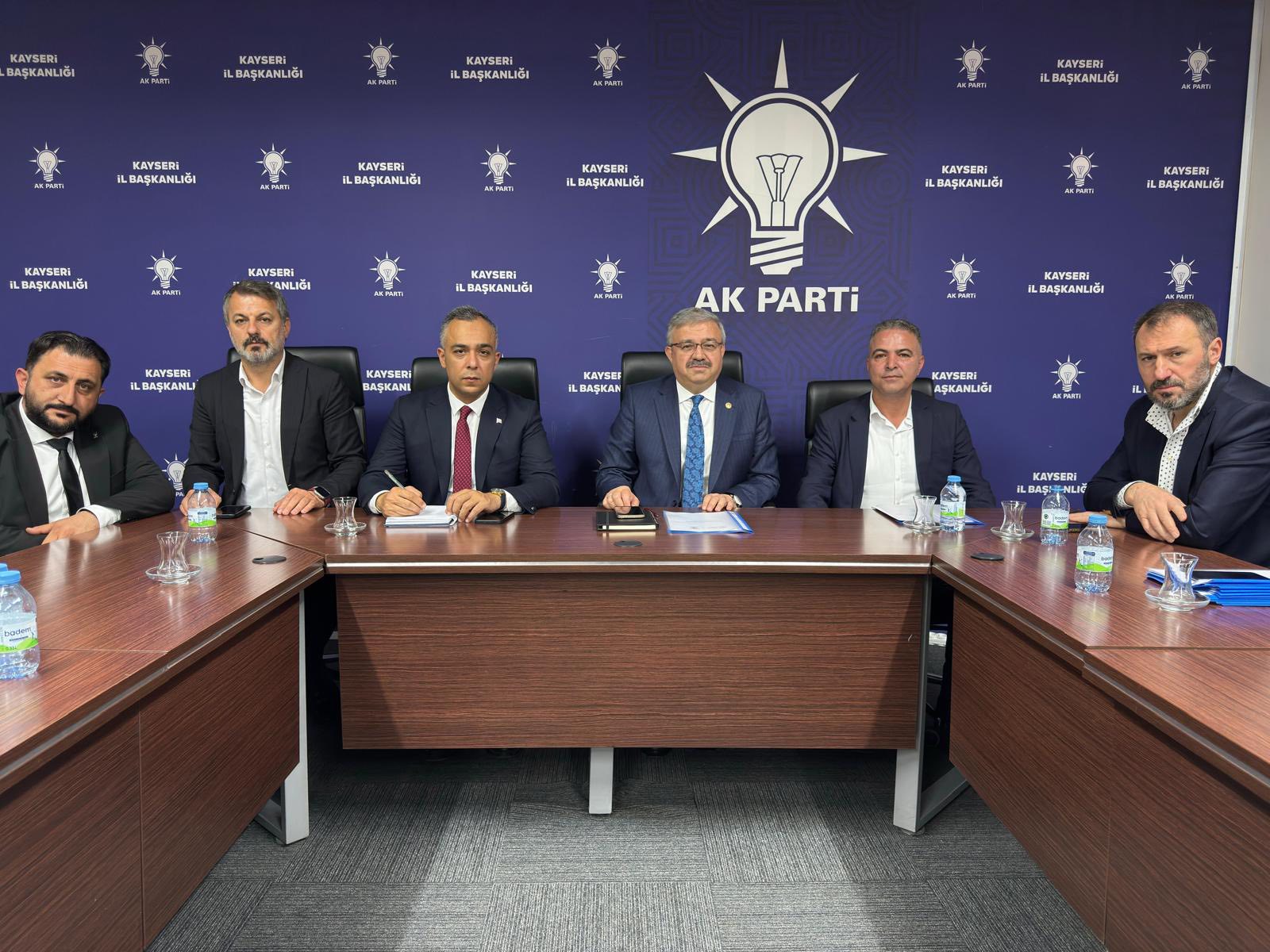 Milletvekili Yurdunuseven, Kayseri’de İlçe Teşkilatıyla Buluştu