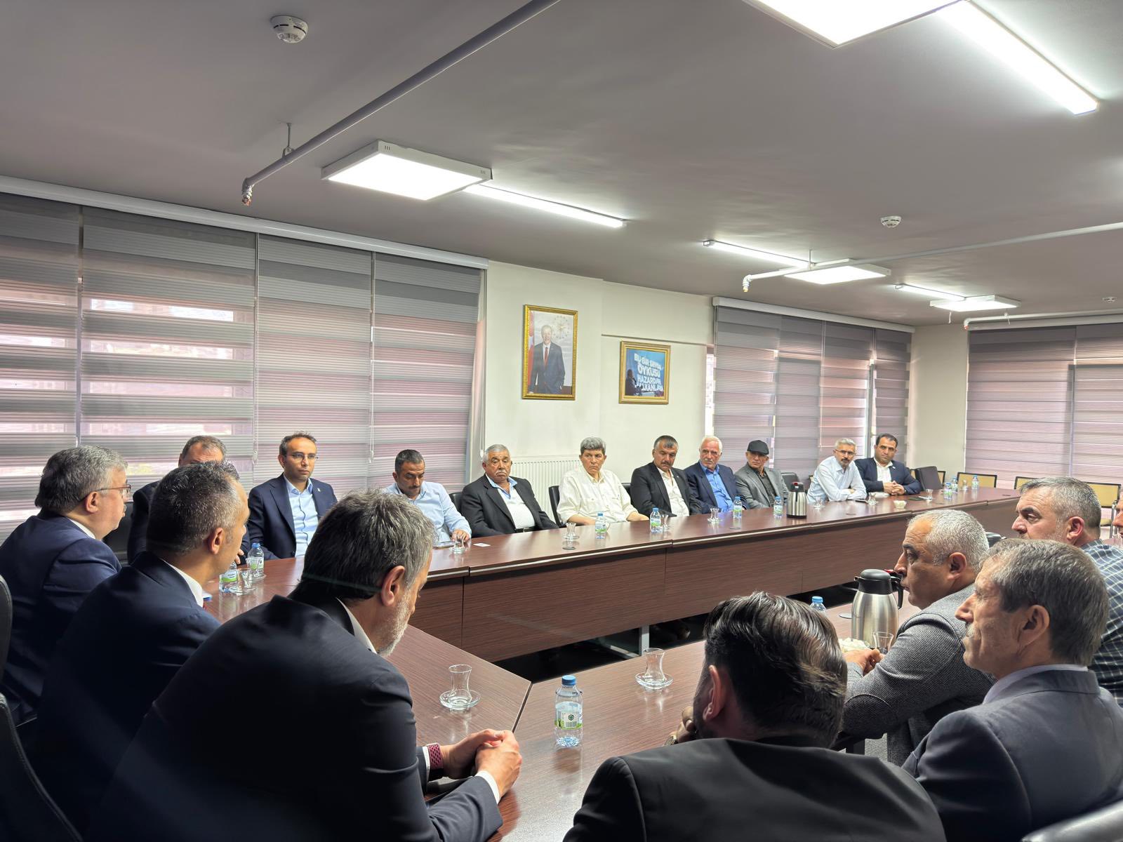 Milletvekili Yurdunuseven, Kayseri’de İlçe Teşkilatıyla Buluştu