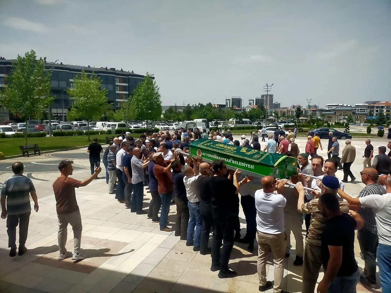 MHP'li Mehmet Parsak'ın Acı Günü: Dedesi Hacı Halil Çoban Son Yolculuğuna Uğurlandı