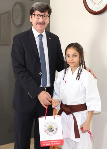 ŞAMPİYONLUK SEVİNCİNİ PAYLAŞTI