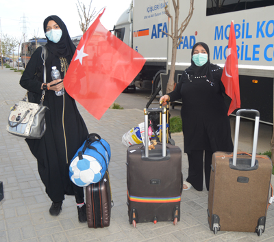 SUUDİ ARABİSTAN'DAN DA 182 TÜRK VATANDAŞI GELDİ
