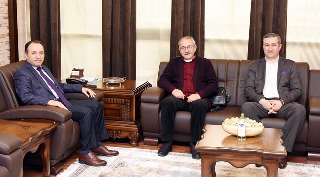 REKTÖR KARAKAŞ MİSAFİRLERİNİ AĞIRLADI