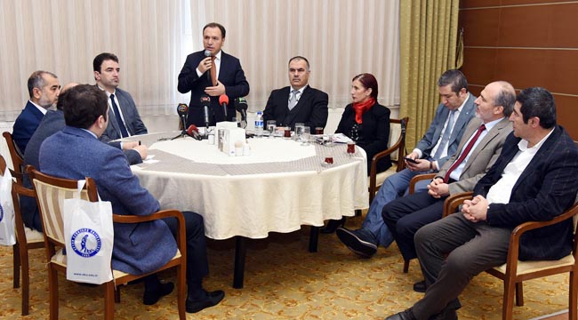 AKÜ GAZETECİLERİ AĞIRLADI