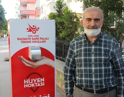 ÖĞRENCİLERİN GELİŞTİRDİĞİ CİHAZLAR VATANDAŞLARIN DEZENFEKTAN İHTİYACINI KARŞILIYOR