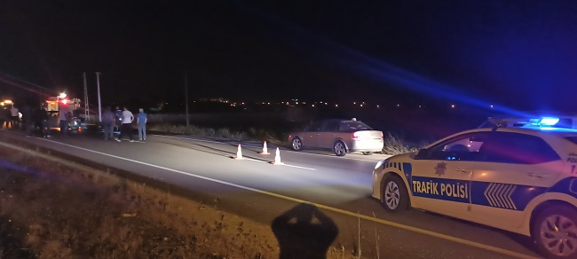 TAKLA ATAN OTOMOBİLDEN YARA ALMADAN ÇIKTILAR