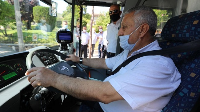 BAŞKAN ZEYBEK OTOBÜS KULLANARAK PANDEMİ KURALLARINI DENETLEDİ