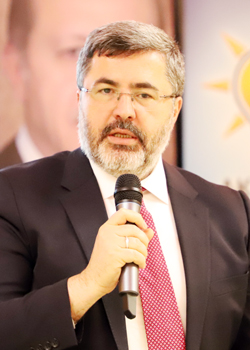 “YOKSULLUĞU AZALTAN ÜLKE DURUMUNDAYIZ”