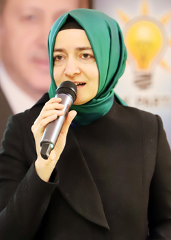“YOKSULLUĞU AZALTAN ÜLKE DURUMUNDAYIZ”