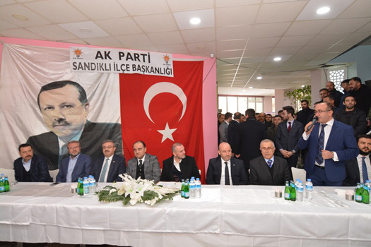 SANDIKLI'DA AK PARTİ GENEL BAŞKAN YARDIMCISINA SEVGİ SELİ