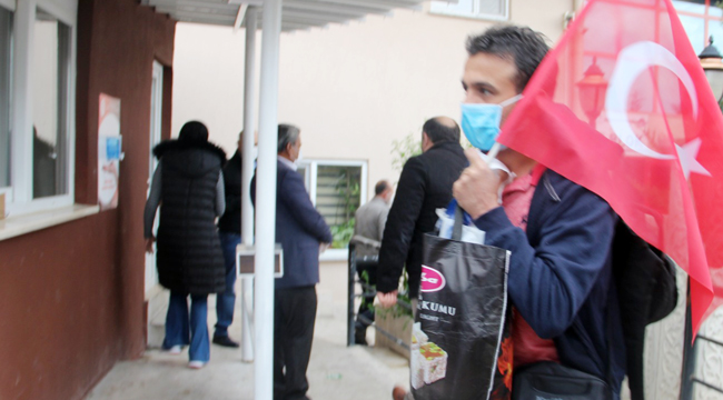 KARANTİNADAKİLERE DAVULLU ZURNALI UĞURLAMA