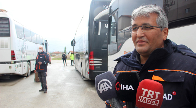 KARANTİNADAKİLERE DAVULLU ZURNALI UĞURLAMA