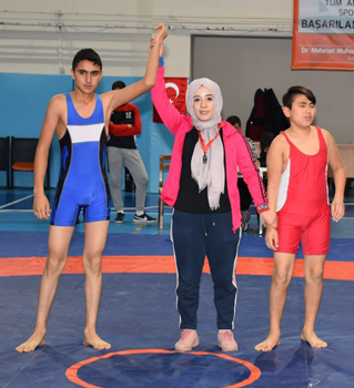 GÜREŞTE İL BİRİNCİLERİ BELLİ OLDU