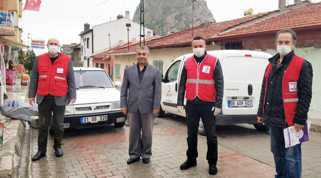 Kızılay yağmur çamur demeden yardımları ulaştırıyor