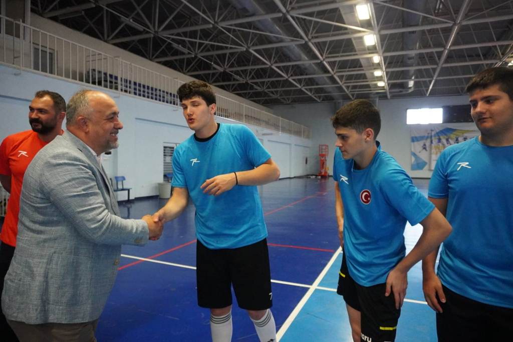 KASAPOĞLU, U-17 HENTBOL MİLLİ TAKIMIYLA BULUŞTU-3