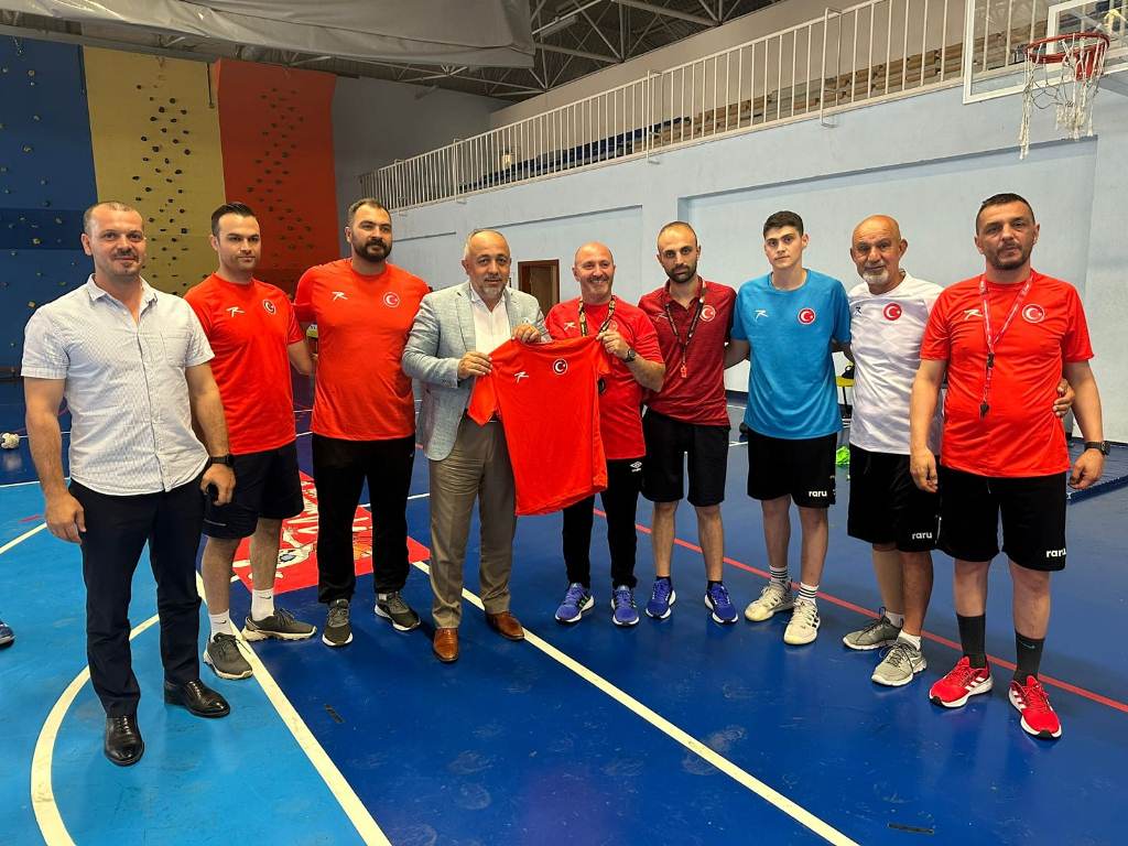 KASAPOĞLU, U-17 HENTBOL MİLLİ TAKIMIYLA BULUŞTU-4