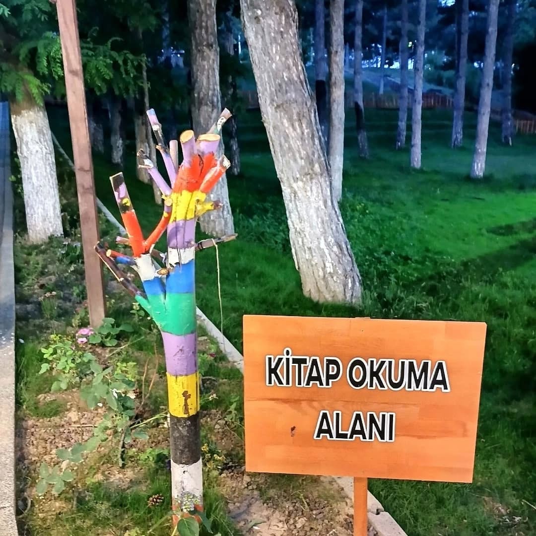 Bolvadin’de Kitapla Buluşma: Horan Parkı’nda Anlamlı Etkinlik-1