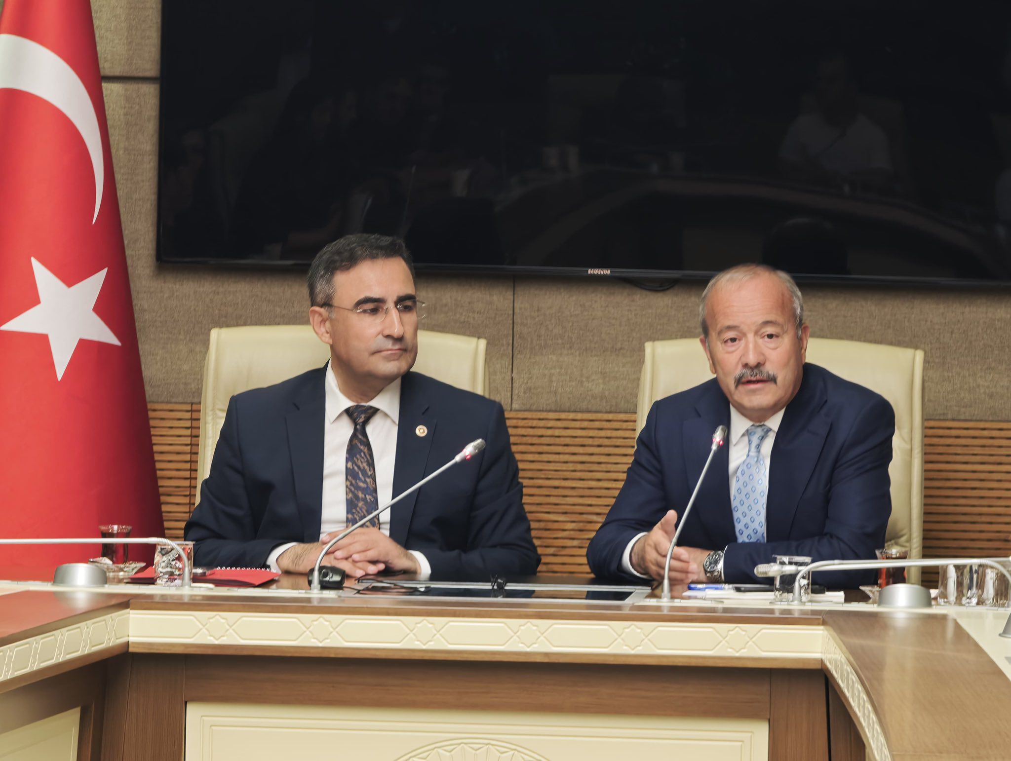 Milletvekilleri Taytak ve Arslan, Görme Engelli Bireyleri Meclis’te Ağırladı-1